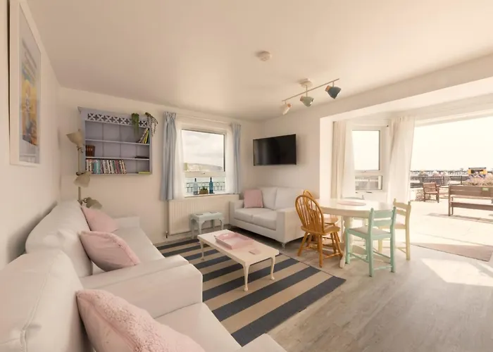 1 Quayside Court