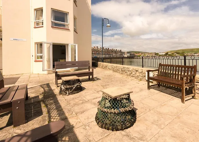 1 Quayside Court