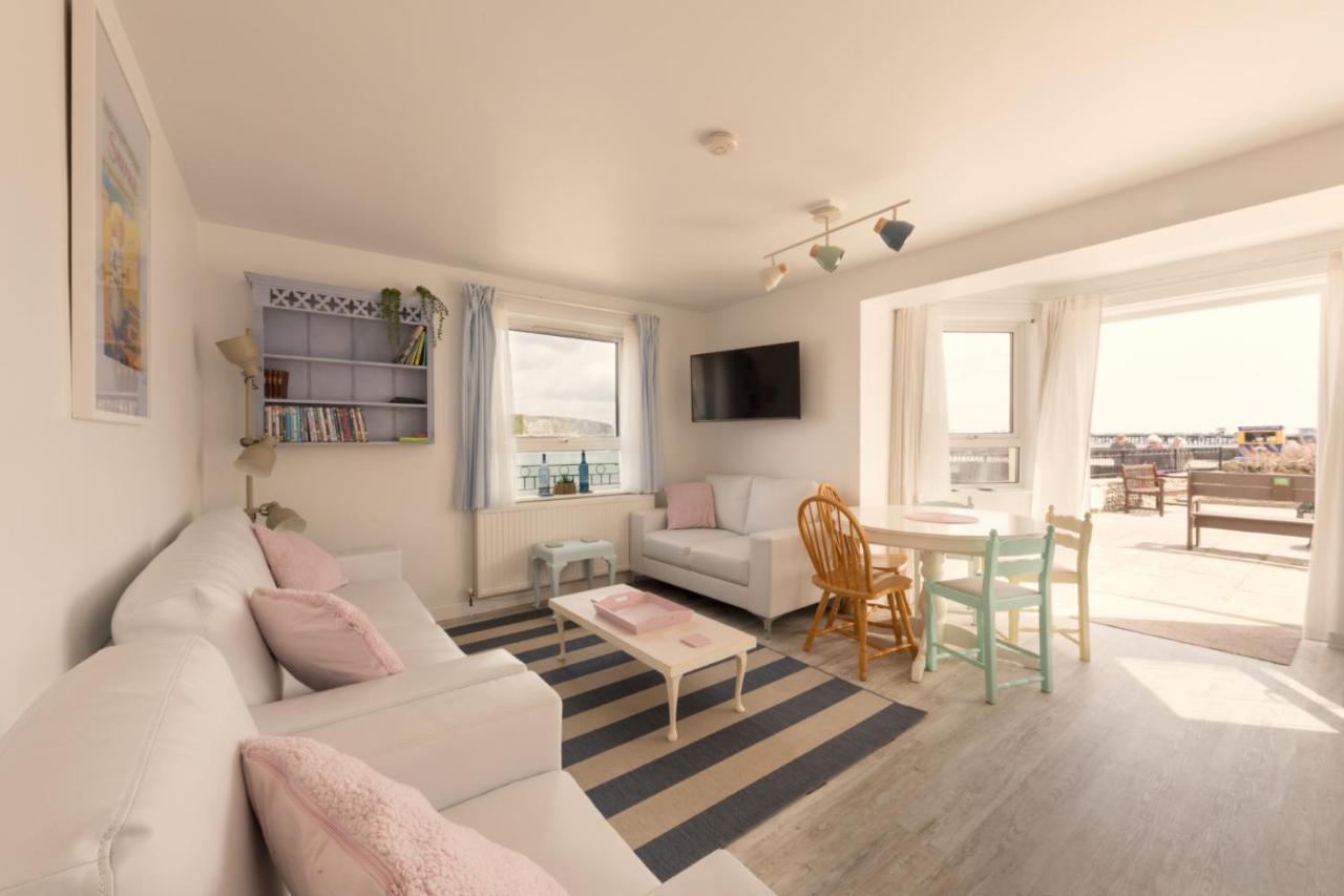 1 Quayside Court * Swanage