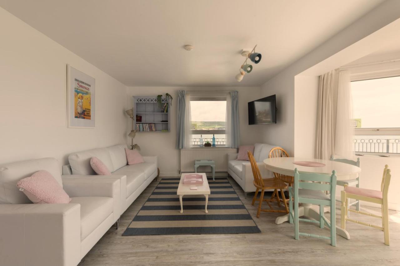 1 Quayside Court